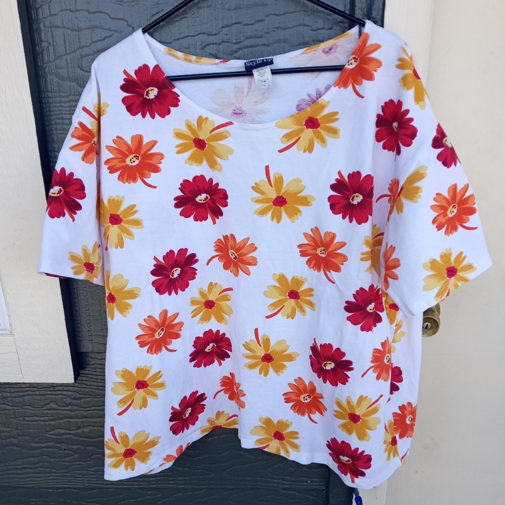 🎱 Vintage Floral Top - Plus Size 3X